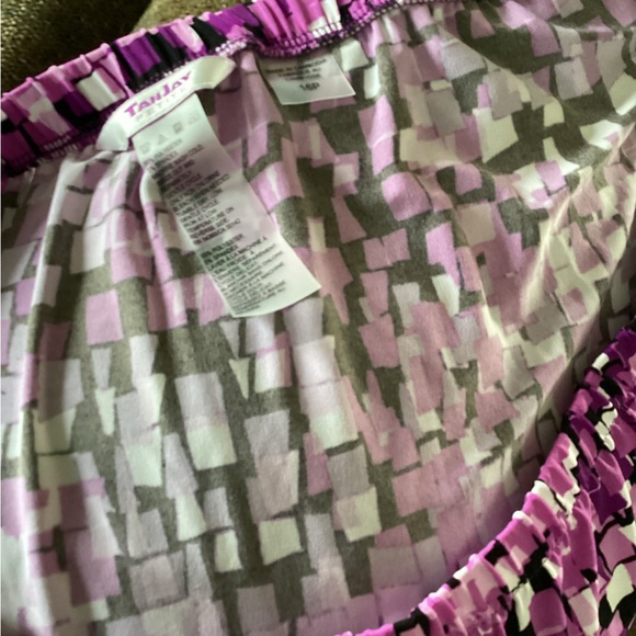 Skirt - Picture 2 of 2